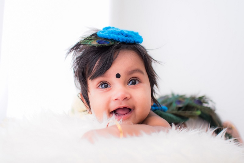 70+ Super Cute Baby's First Christmas Photo Ideas