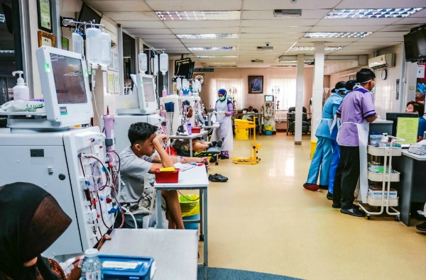 Inside the NKF with patients on dialysis.