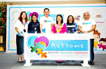 Sunway Putra Mall management, Deputy Minister of Women, Family and Community Development, Chairman of NASOM and Director of ABC launching the ‘Autsome’ campaign.