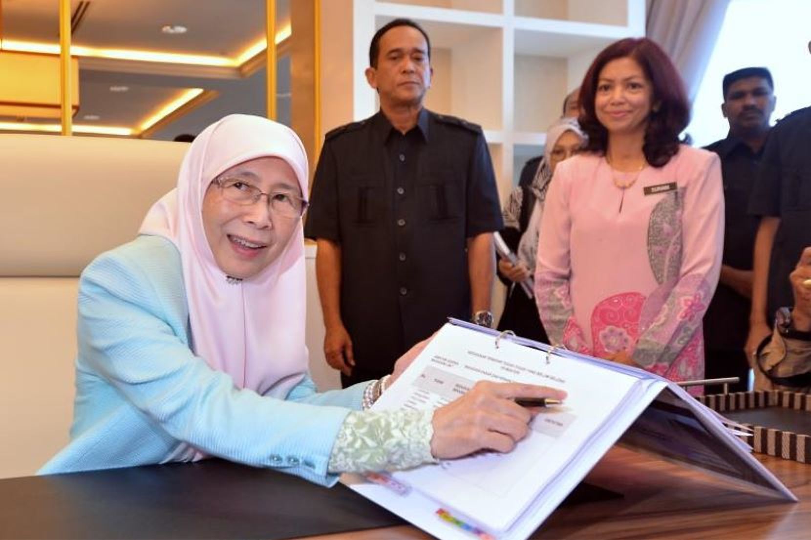 Stay at Home Mums Register Now For I Suri To Receive EPF Benefits