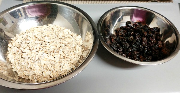 (From left) Oatmeal and Raisins to be used for the cookies.