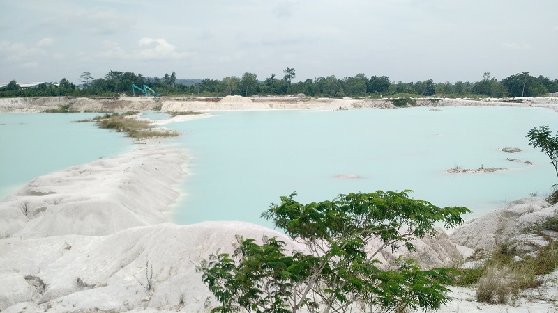 The beautiful Danau Kaolin, Belitung Indonesia Kepayang Island Kepayang Island Motherhood.com.my Cuti-cuti family