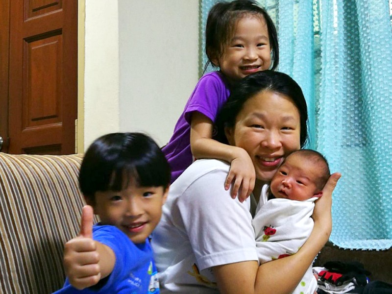 A Happy Family. Says Alan: “Confinement period is about the Mother, not the baby. At least 80% of the time is needed to be dedicated to taking care of Mum. Why? Because Mother knows how to take care of baby instinctively.”
