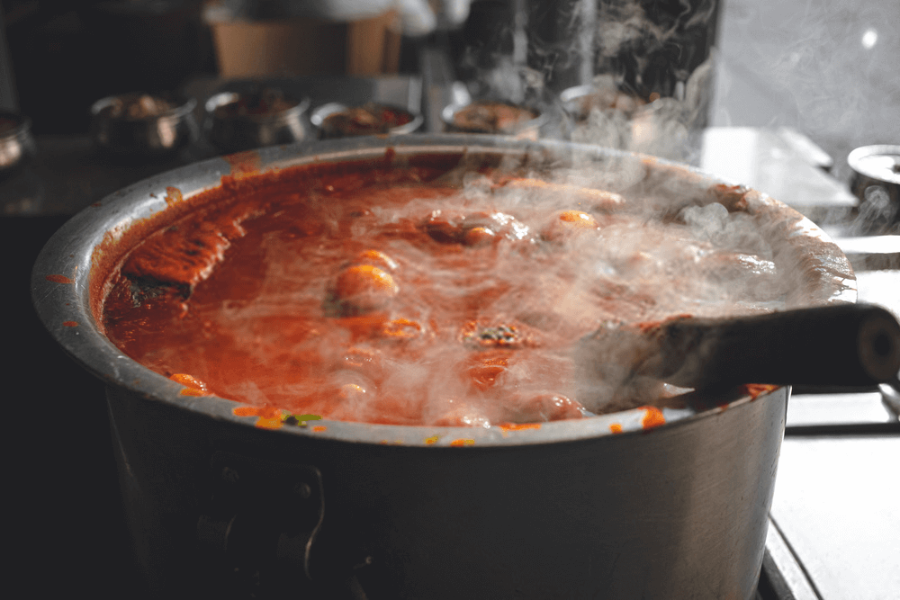 curry boiling for home-cooked meals