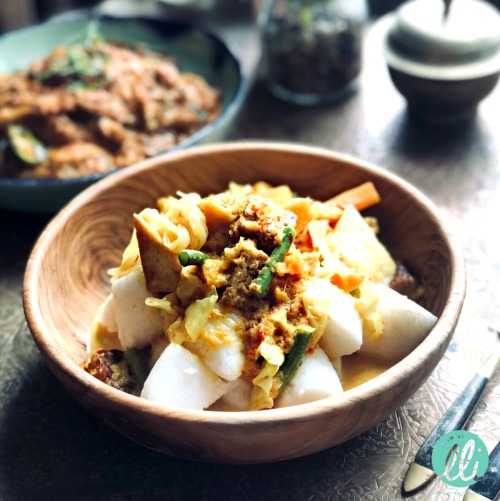 Lontong has its origins in Indonesia but is eaten as a favourite food in Malaysia. It is actually compressed rice eaten with a santan-based vegetable stew.