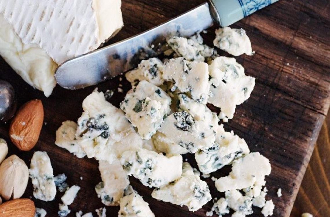 dangerous blue cheese for pregnant moms