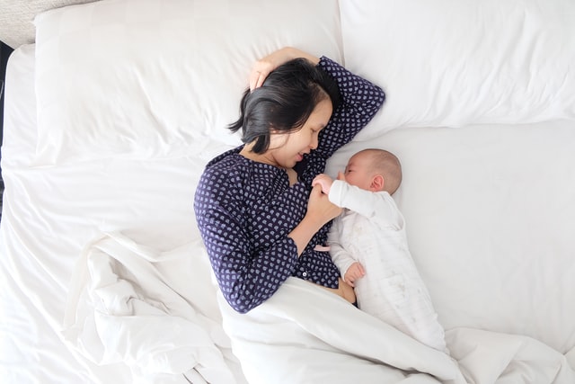 Help yourself with these breastfeeding essentials