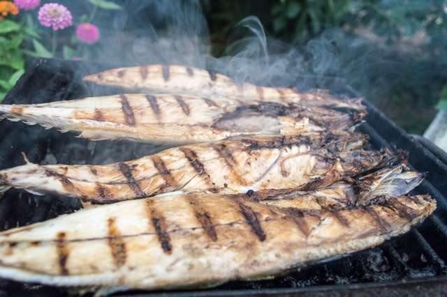 Grilled fish can be tasty, if only the meat is not stuck on the grill 