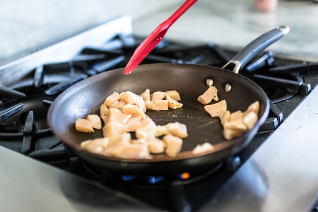 This kitchen hack will lead you to a safer way to use a non-stick pan
