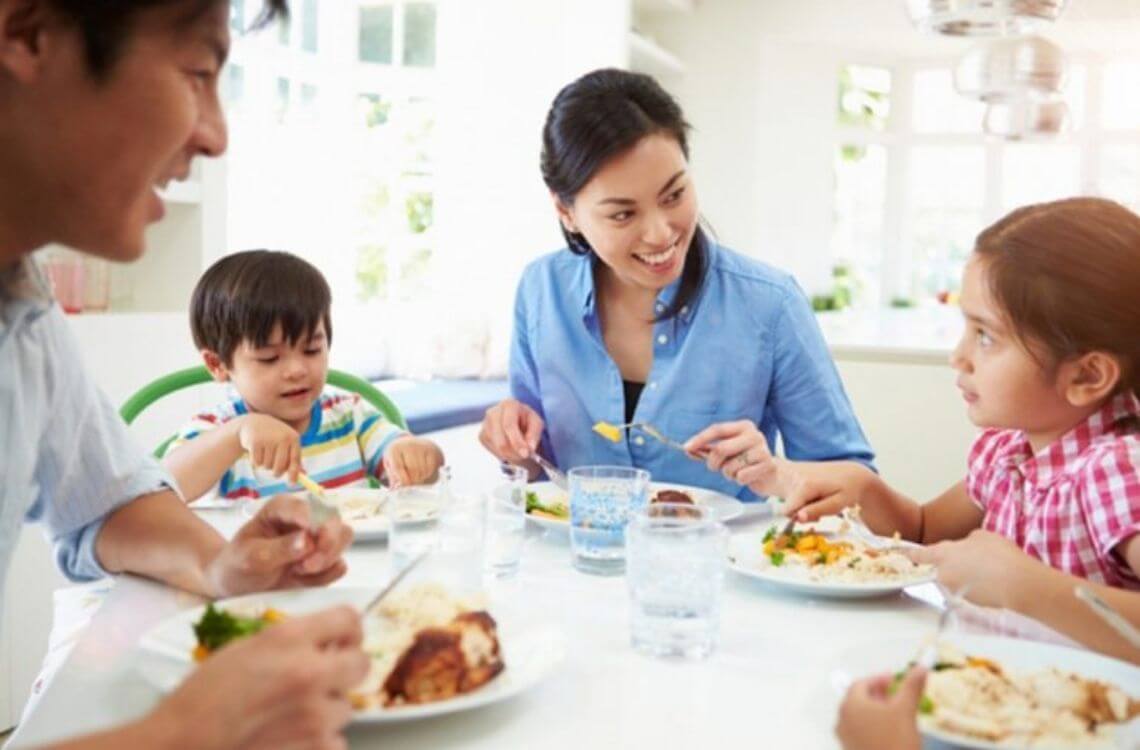5 Quality Dinner Conversation Topics that You Can Talk with Your Kids ...