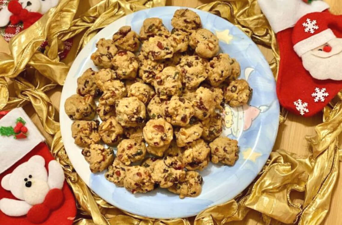 The Taste of Colourful Christmas Right at Your Home Let's Bake Some