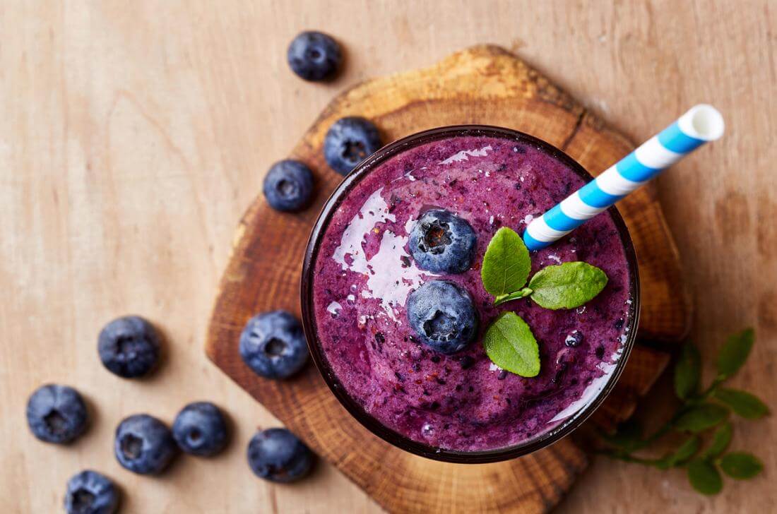 blueberries smoothie