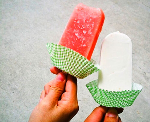 Who wants to mop the floor when kids eat ice cream? Here’s a hack to catch those spills. (Image Credit: popsugar.com)