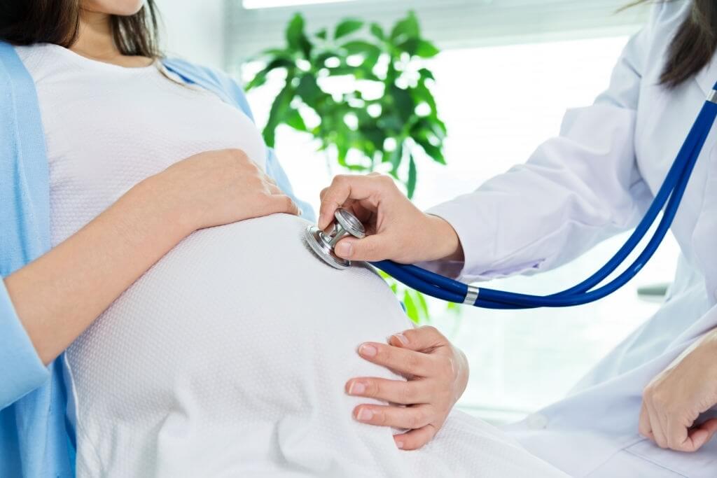 woman with preeclampsia go for check up