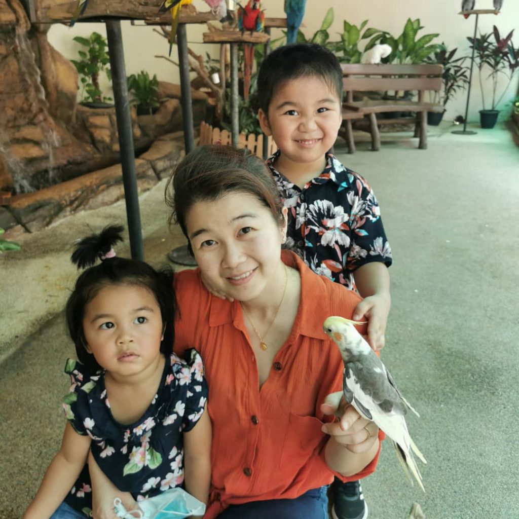 Vivian Kong with her kids. 