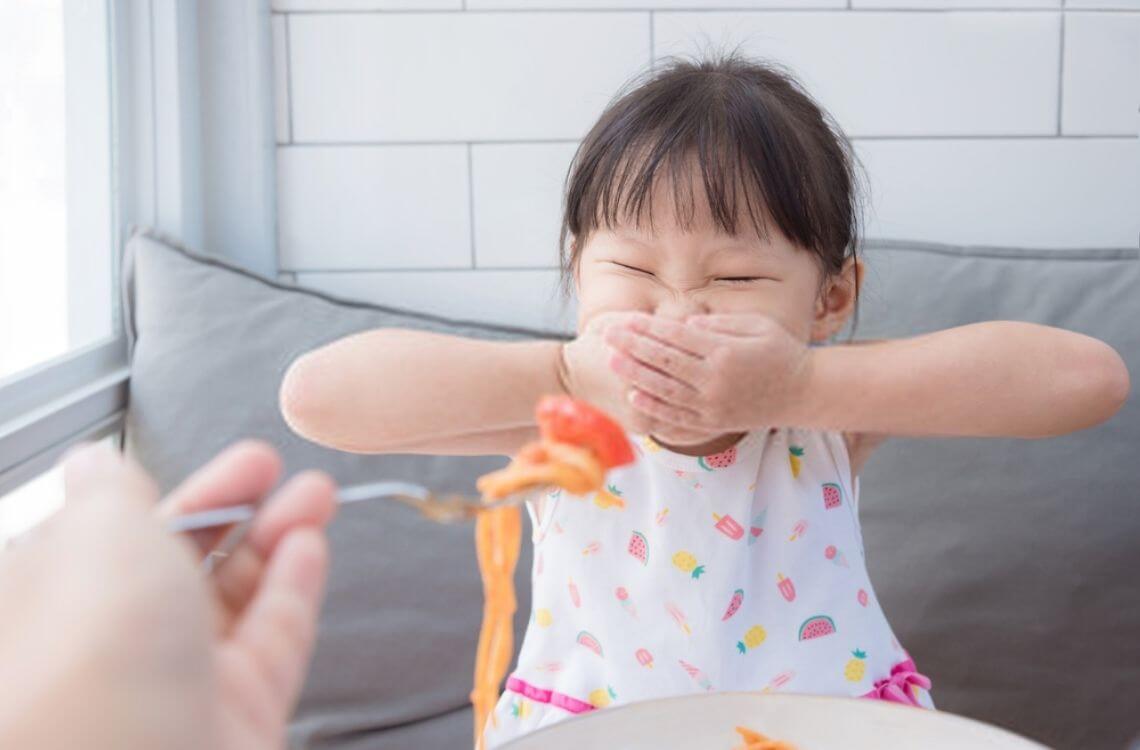 girl refused to eat pasta. should kids be dieting?