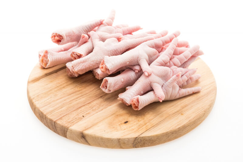 Rich in calcium and collagen, chicken feet promotes youthful, supple skin, strengthens blood vessels, assists the body in metabolizing fat, aids bone mass growth, slows arthritis and reduces inflammation. (Image Credit: mrsiraphol - www.freepik.com) 