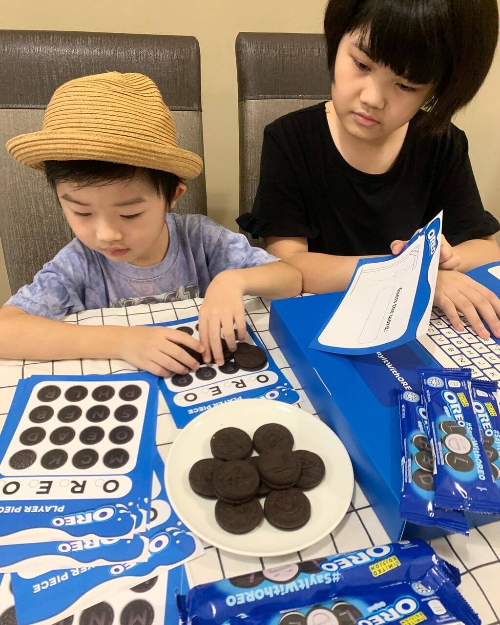 kids playing the Oreo's contest