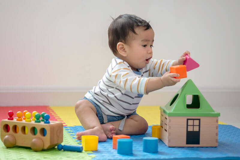 8-month-old developmental milestones