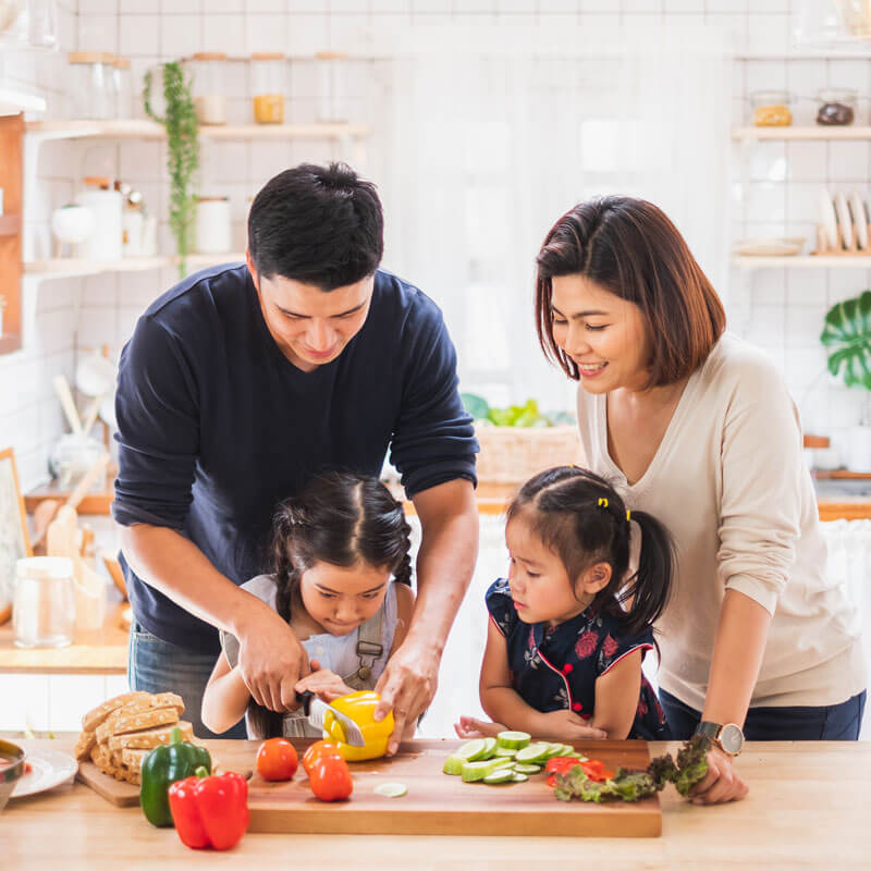 family-healthy-cooking