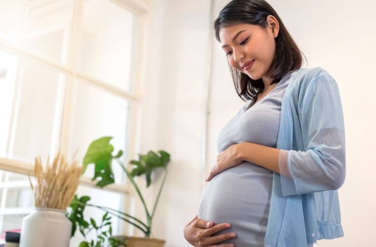 Pregnancy-safe foods and medicinal herbs for expecting mothers
