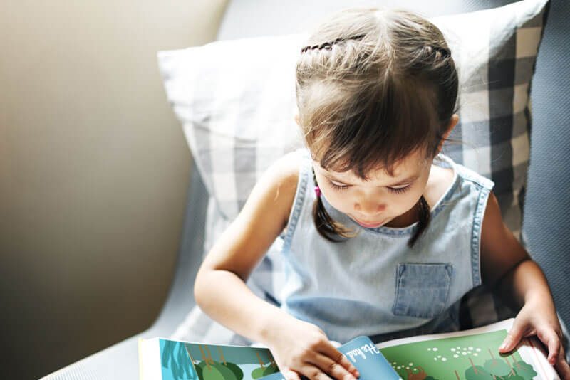 girl-reading-pop-up-book