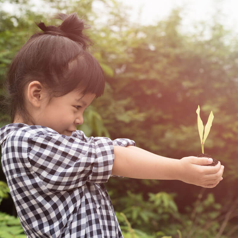 girl-with-plant