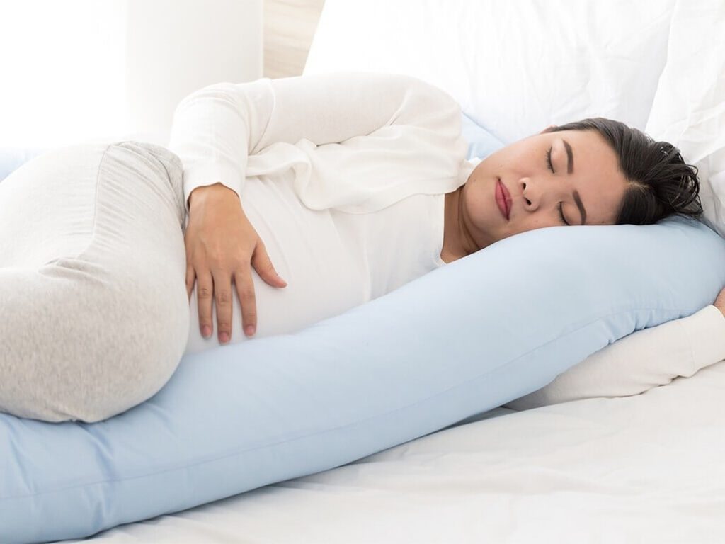 sleeping positiong for a good back during pregnancy 