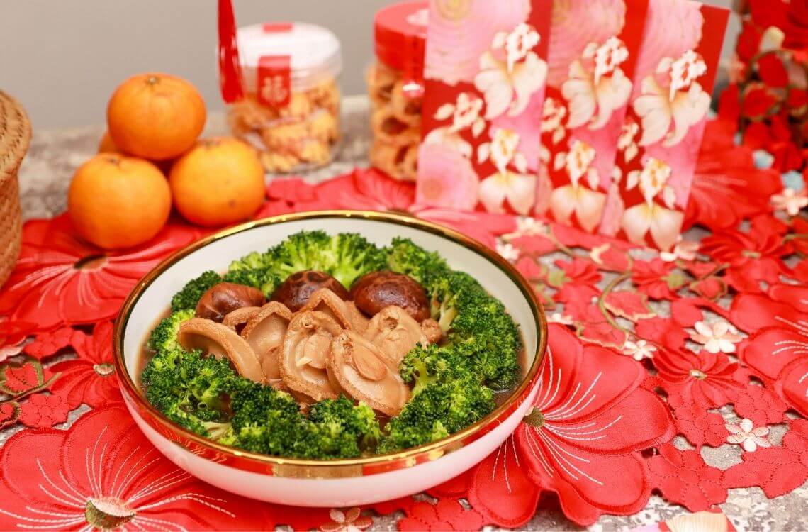 Mummy’s ROARsome Dish Dr Nicole’s Braised Abalone with Broccoli