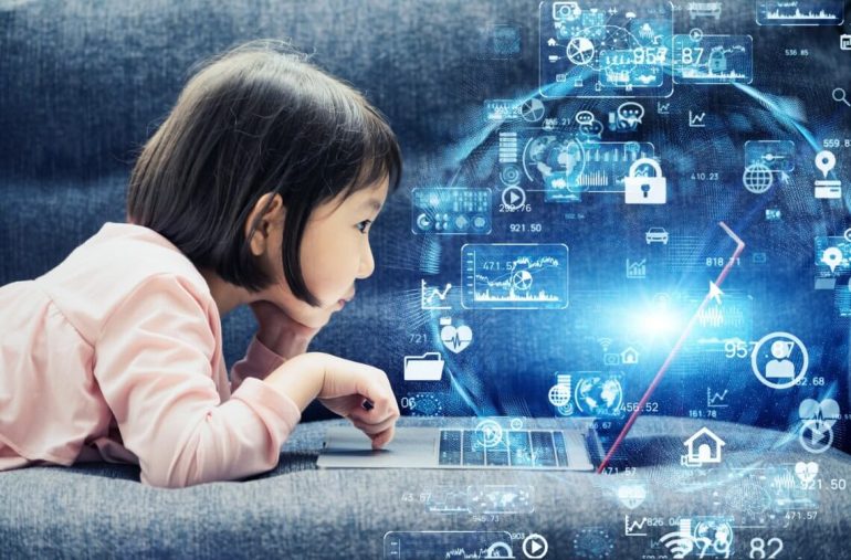 girl online learning