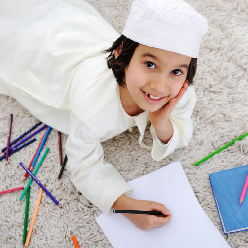 A kid doing Ramadan activity