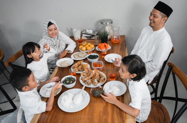 A family having sahur