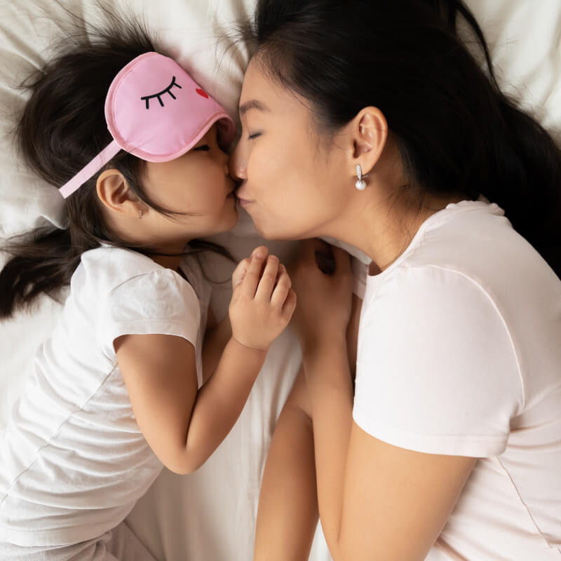 Co-sleep with daughter