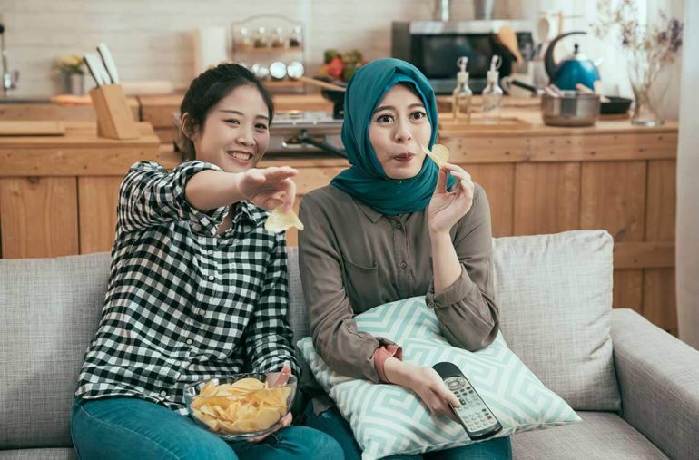 mother-daughter-watching