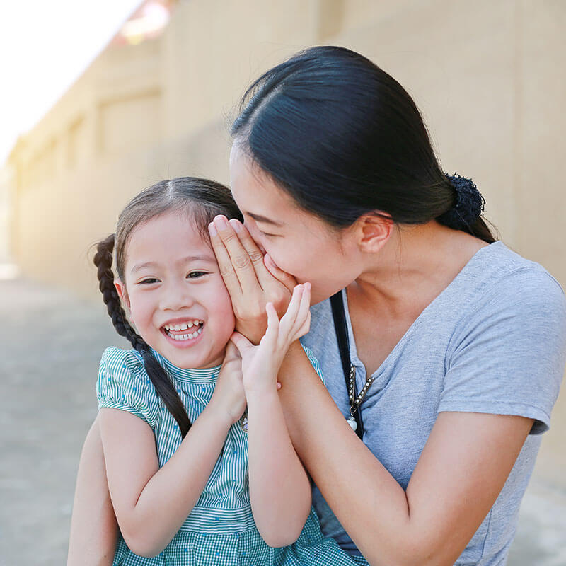 whispering-girl-mom