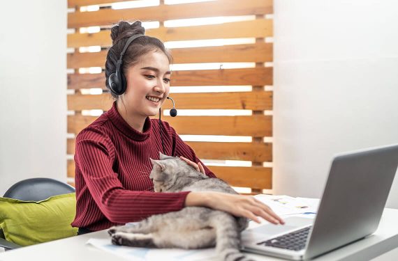 cat-lady-laptop