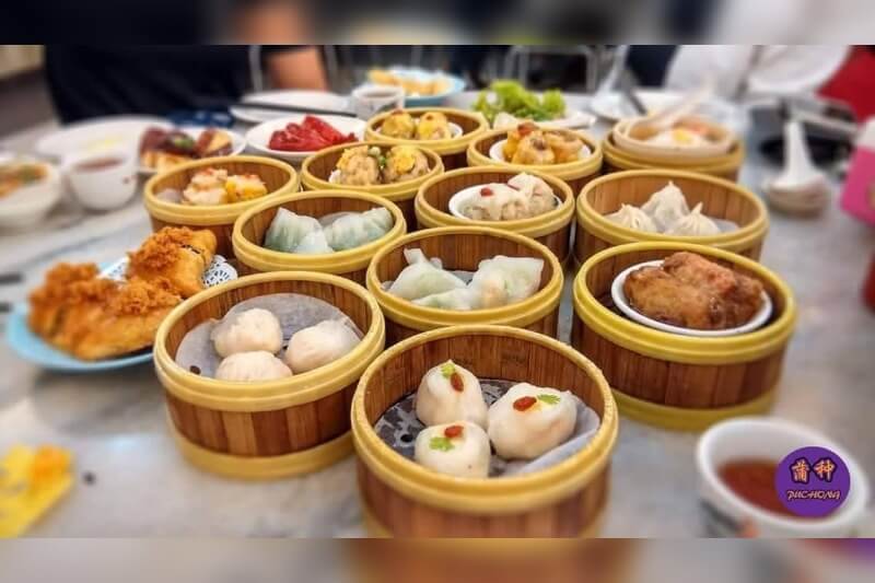Assortment of steamed dim sum dishes