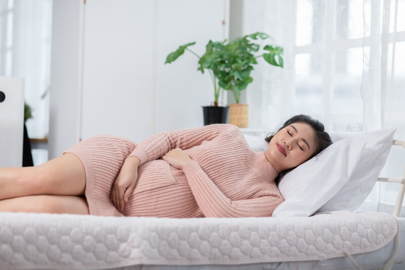 sleeping-pregnant