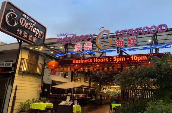 entrance of Dehappy Seafood Restaurant