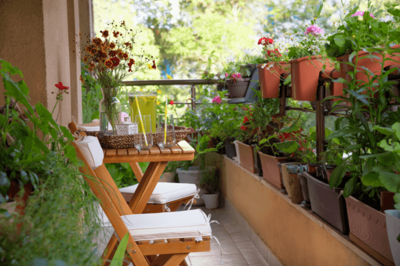 optimising space balcony garden ideas