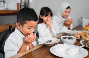 kids fasting during Ramadan