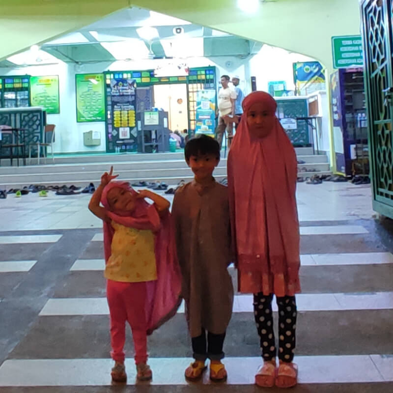 kids in front of masjid after Terawih