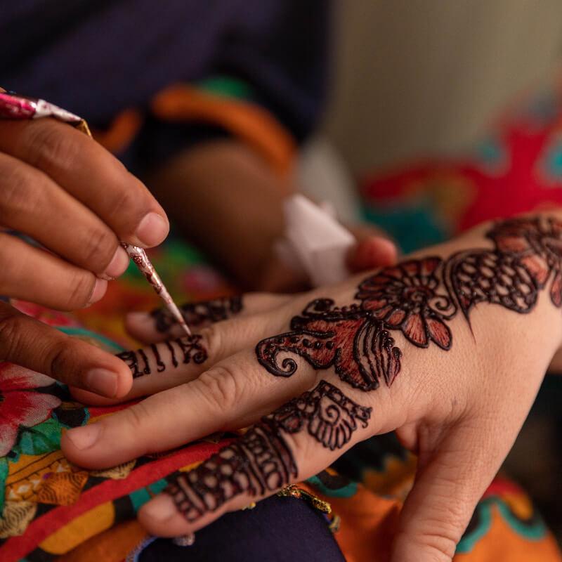 applying henna