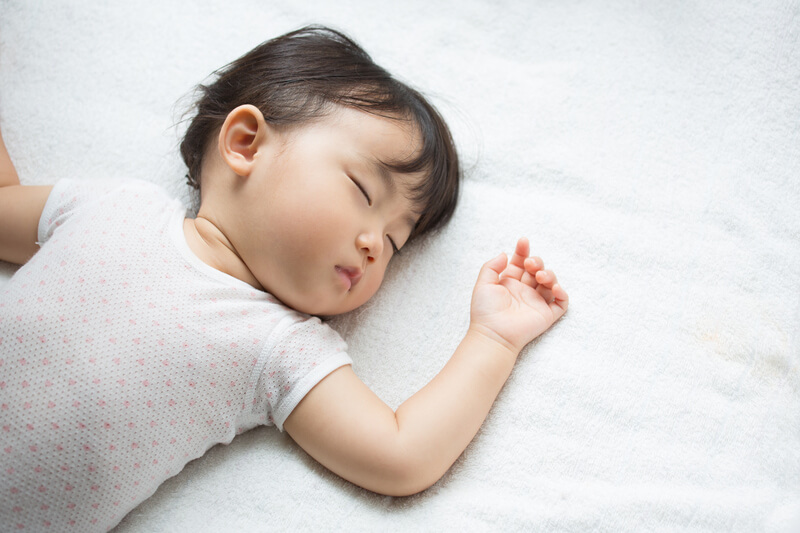 baby-girl-napping