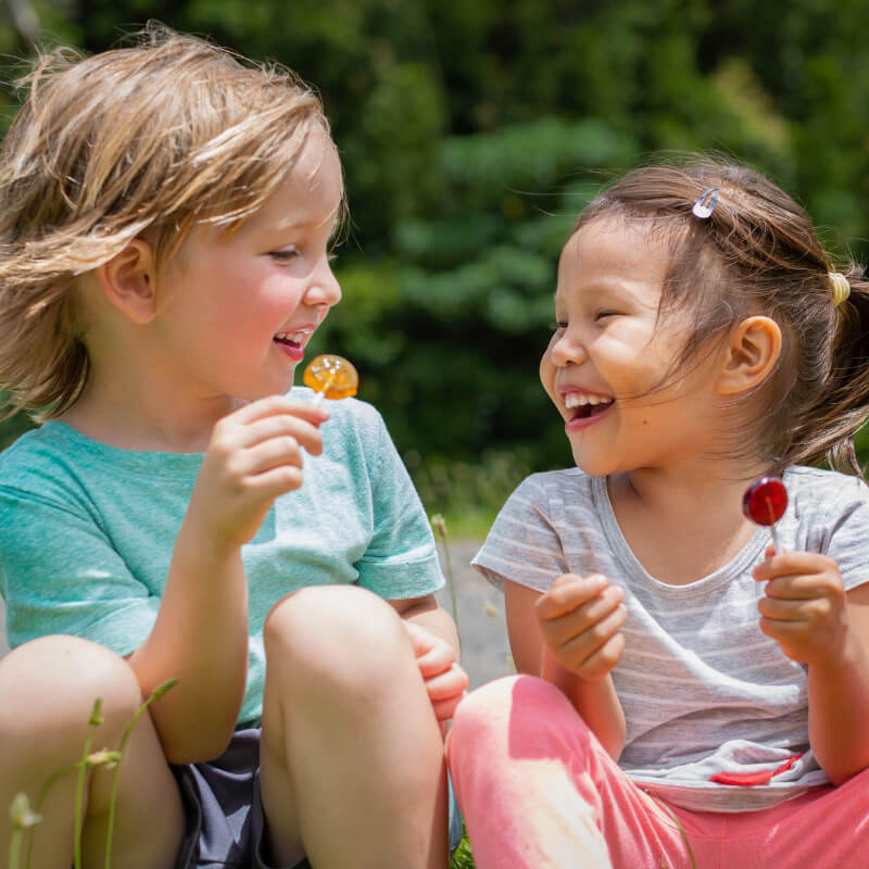 bilingual kids communicating