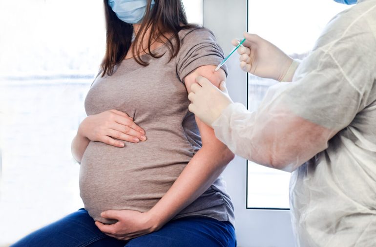 pregnant-woman-vaccinated