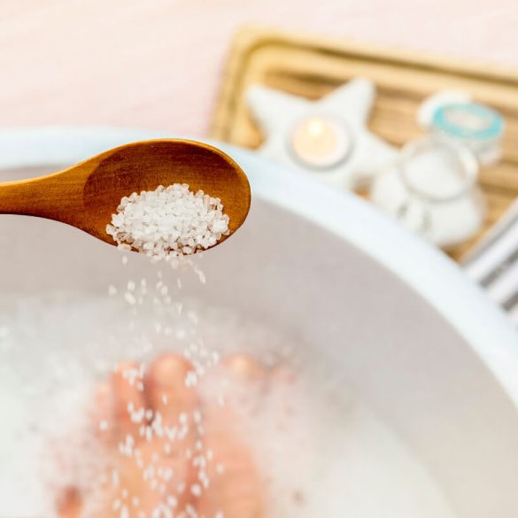13 Tips to Combat Swollen Feet During Pregnancy | Motherhood Malaysia