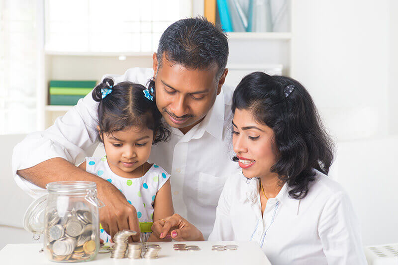 parents-teaching-about-financial-literacy