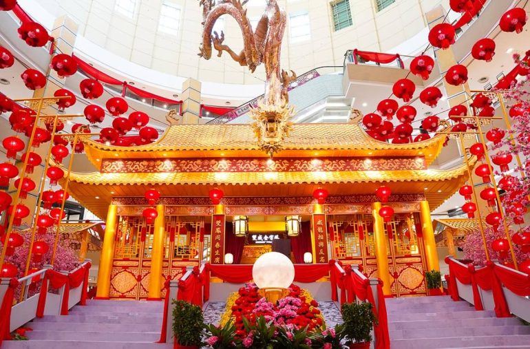 Dragon's-Blessing-Decoration-at-LG2-Orange-Concourse-(2)