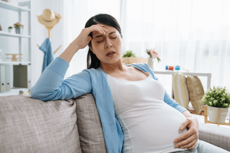 stressed pregnant mum